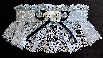 2012 or 2013 Twin Polar Bear Garters. garder, garders