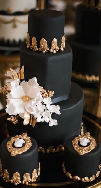 Black and Gold Wedding Cake