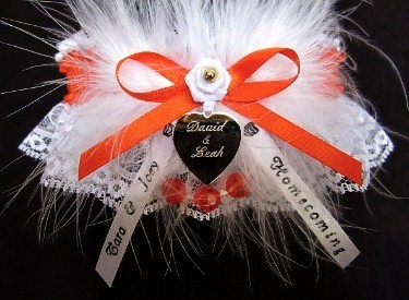 Homecoming Garter Feature with Marabou Feathers, Engraved Heart Charm, Personalized Homecoming Ribbon Tails. Personalized Homecoming Garters in Your School Colors. garders, garder