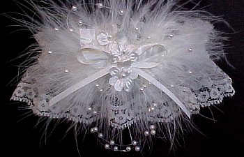 Ivory Keepsake Wedding Garter with Floating Pearls, Marabou Feathers & Forget Me Not Flowers. garders, garder