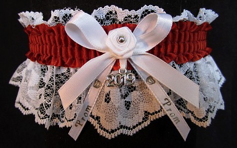 Pretty Prom Garter in Rust with Imprint and Year Charm