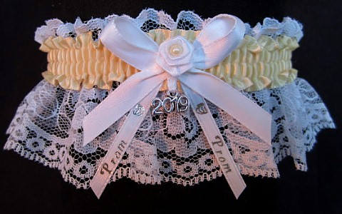 Pretty Prom Garter in Butteermilk Yellow with Imprint and Year Charm